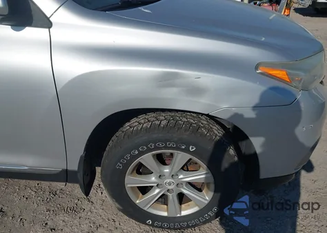 2012 Toyota Highlander Se V6 z USA, uszkodzony, nr VIN 5TDBK3EH3CS136059